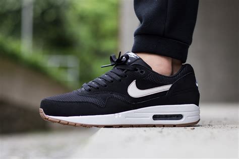 nike air max 1 essential sneakers black